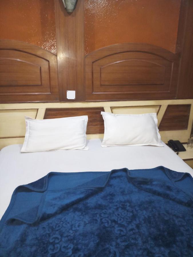 Hotel Diplomat Inn New Delhi Exterior photo