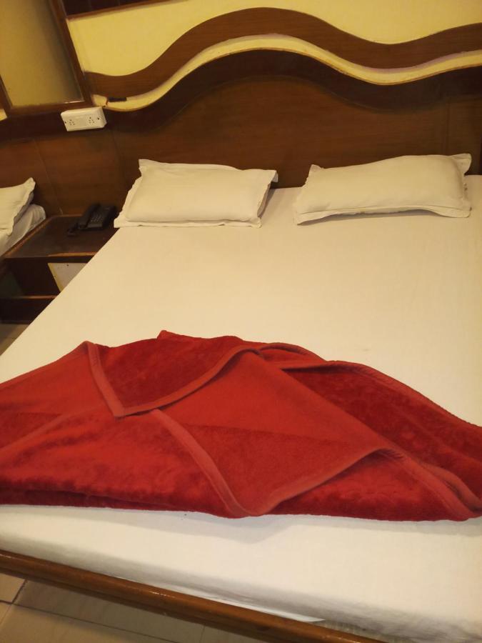 Hotel Diplomat Inn New Delhi Exterior photo